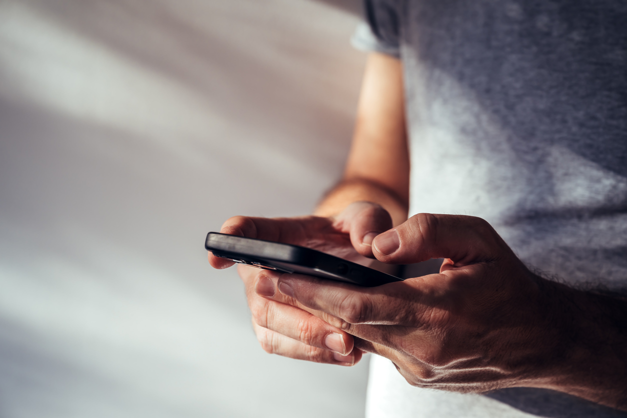 4 ways social media may be negatively impacting your mental health